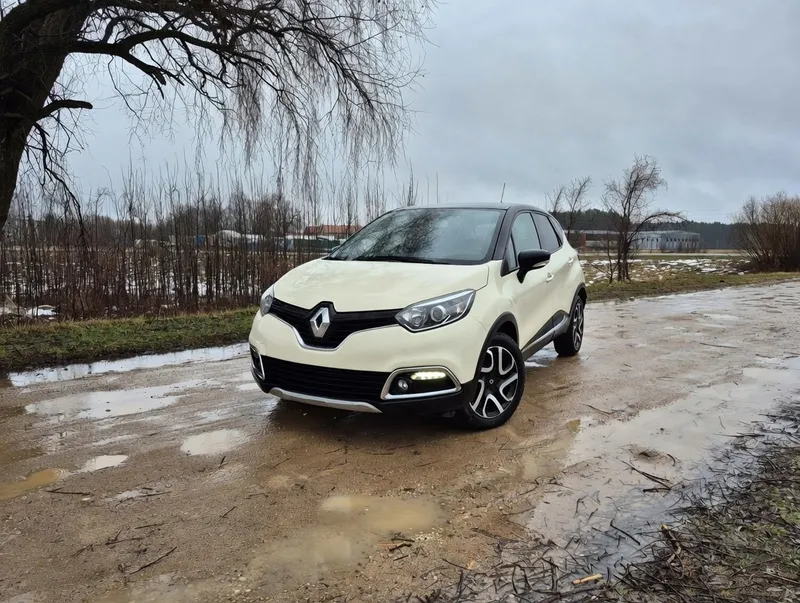 Renault Captur - Image 1