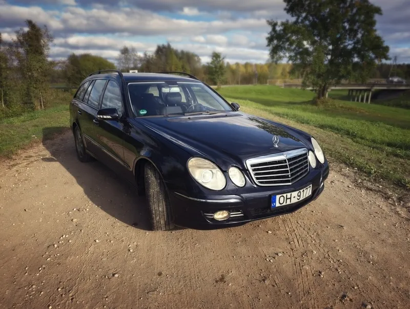 Mercedes E220 - Image 1